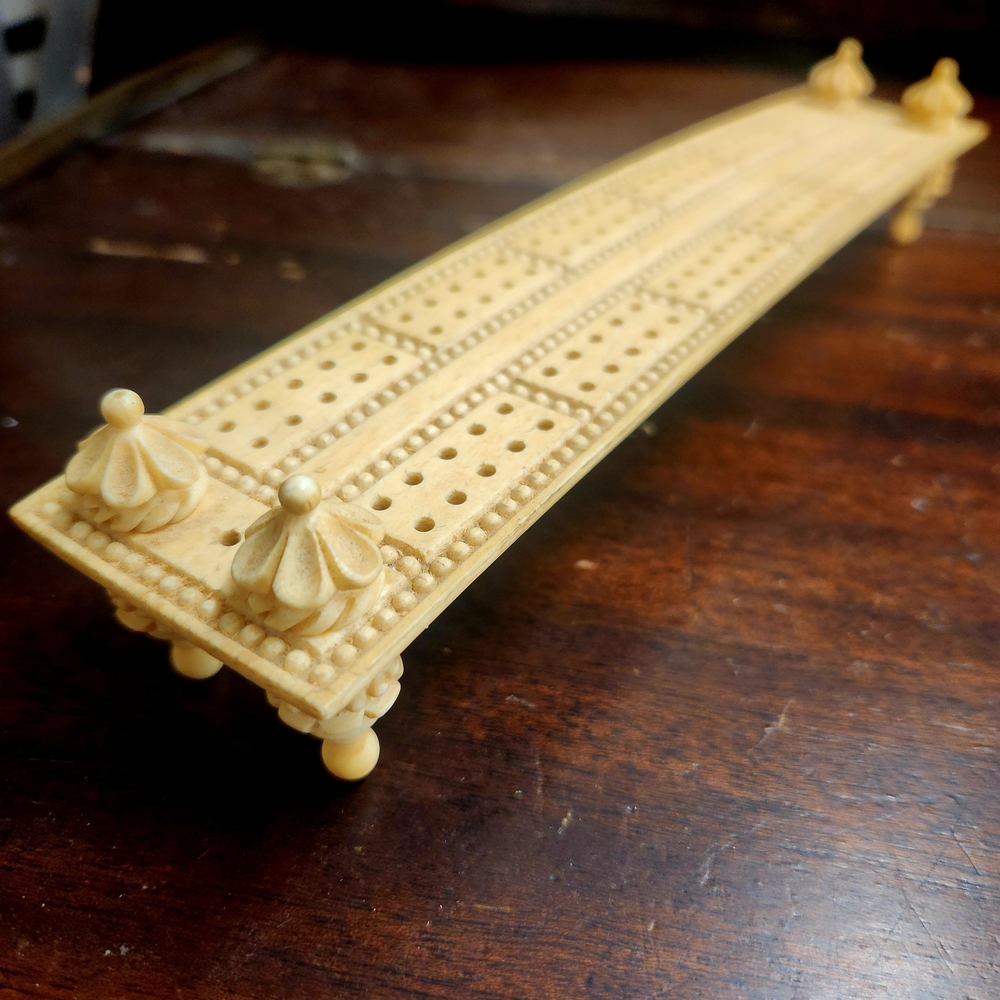 *Extremely Rare* Antique Handcarved Cribbage Board